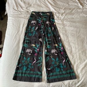 H&M’s size 6 wide leg pants